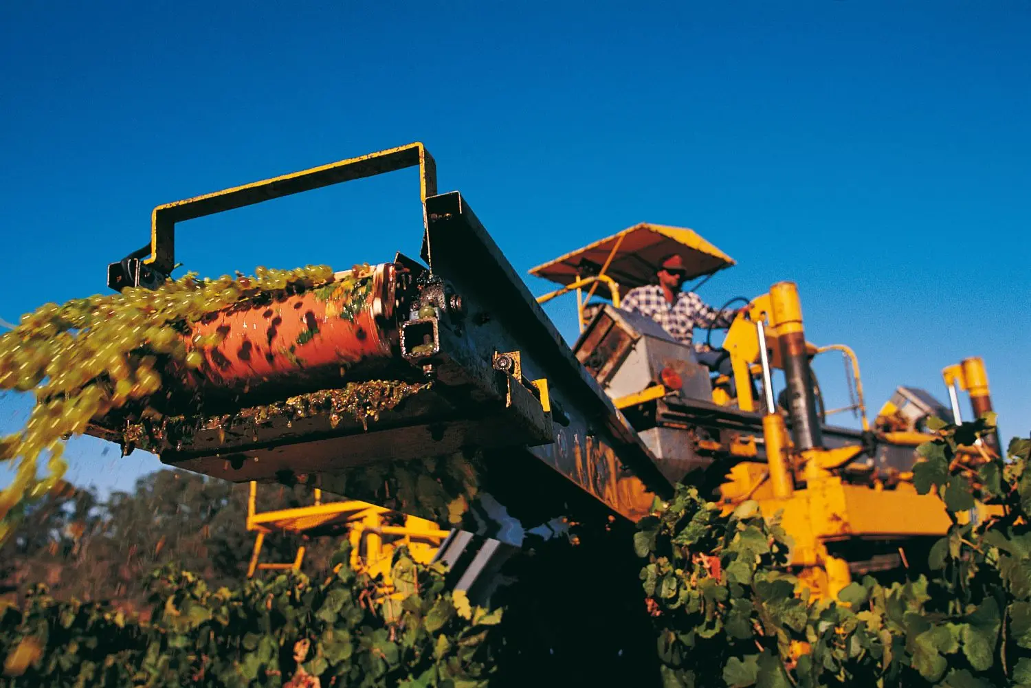 danos.rurais.maquinas.agricolas