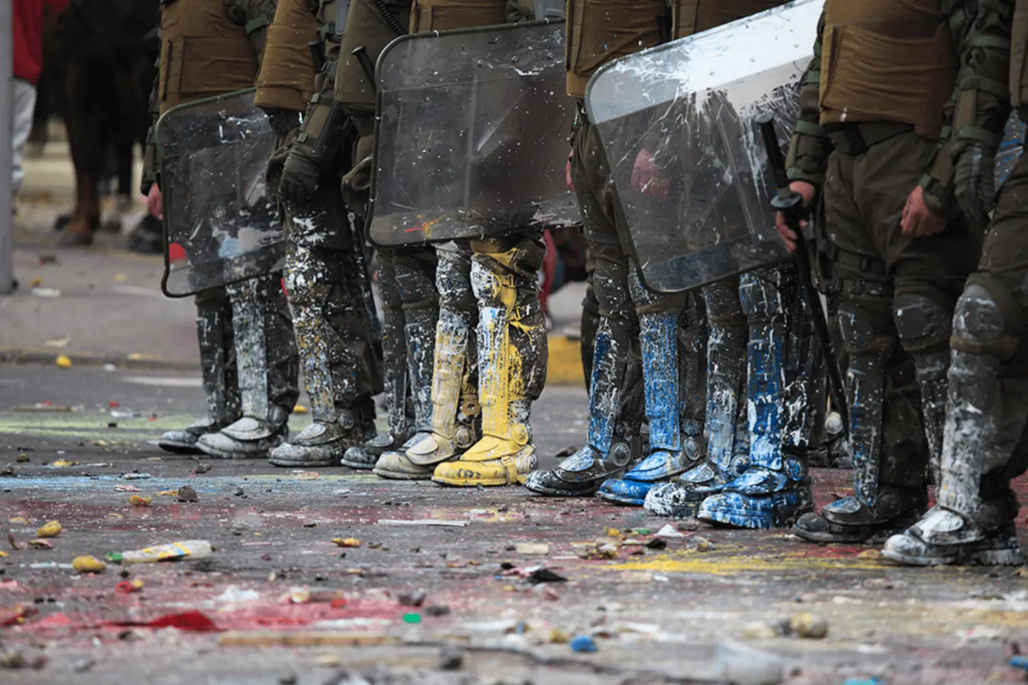 Recentemente, América Latina, Europa e Ásia registraram manifestações populares, distúrbios políticos e confrontos que deixaram um rastro de destruição. O Brasil não está livre destes eventos, como os que ocorreram no Rio de Janeiro e em outras capitais em 2013, quando veículos foram queimados, lojas saqueadas e o patrimônio público e privado foi danificado.