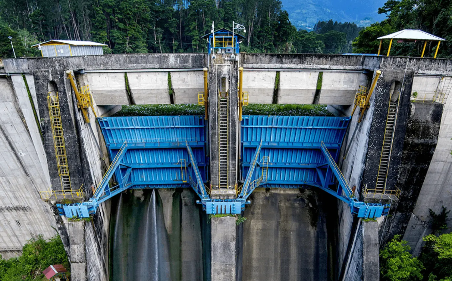 O texto acima reflete a opinião razoável da Swiss Re Corporate Solutions sobre o impacto, consequências e efeitos da COVID-19 no setor de geração de energia na data de publicação deste documento.