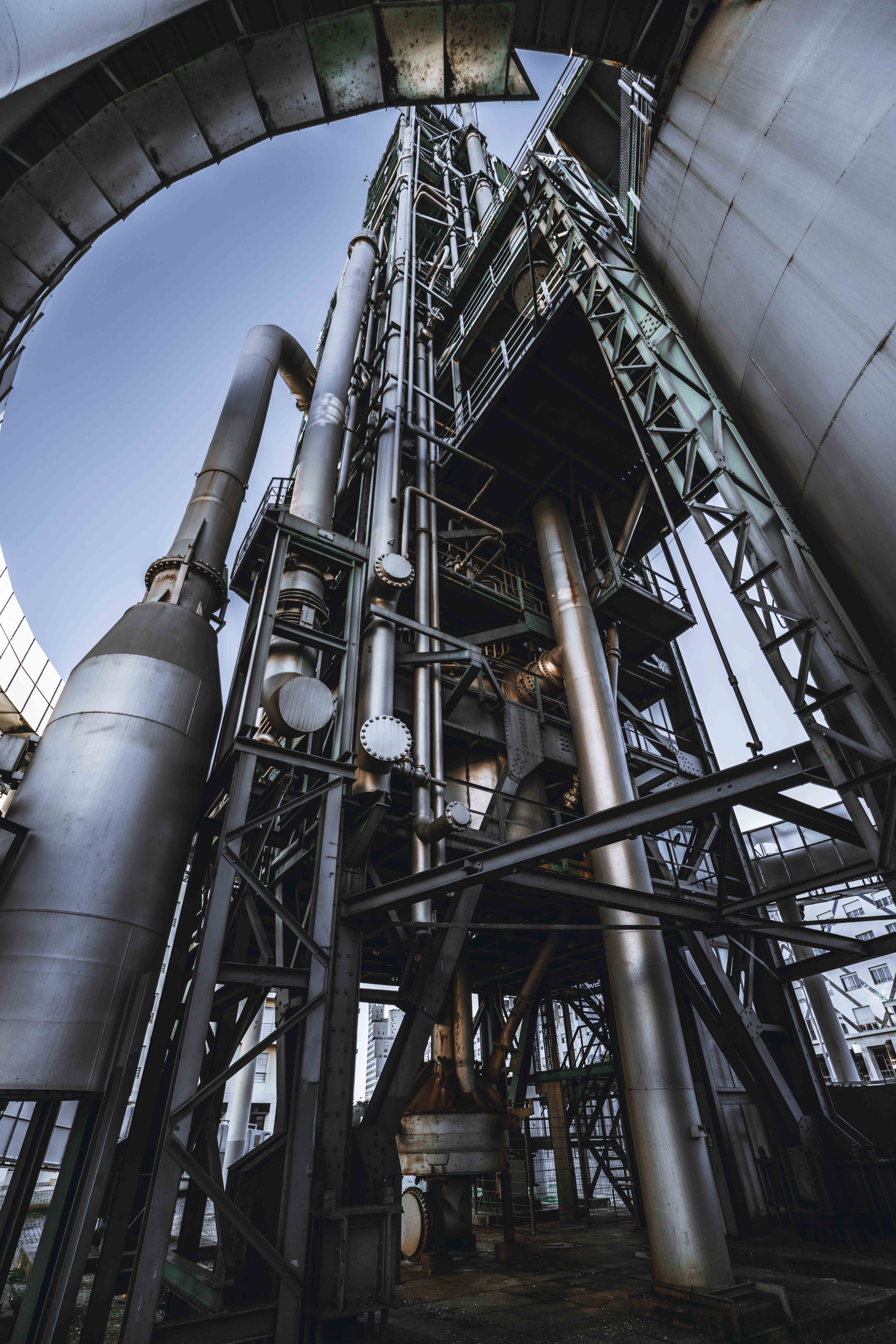 El texto anterior refleja la opinión razonable de Swiss Re Corporate Solutions sobre el impacto, las consecuencias y los efectos de la COVID-19 en el sector Petrolero y Petroquimico a la fecha de publicación de este documento.
